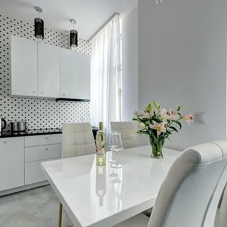 Platinum Chmielewskiego Grande Apartment *